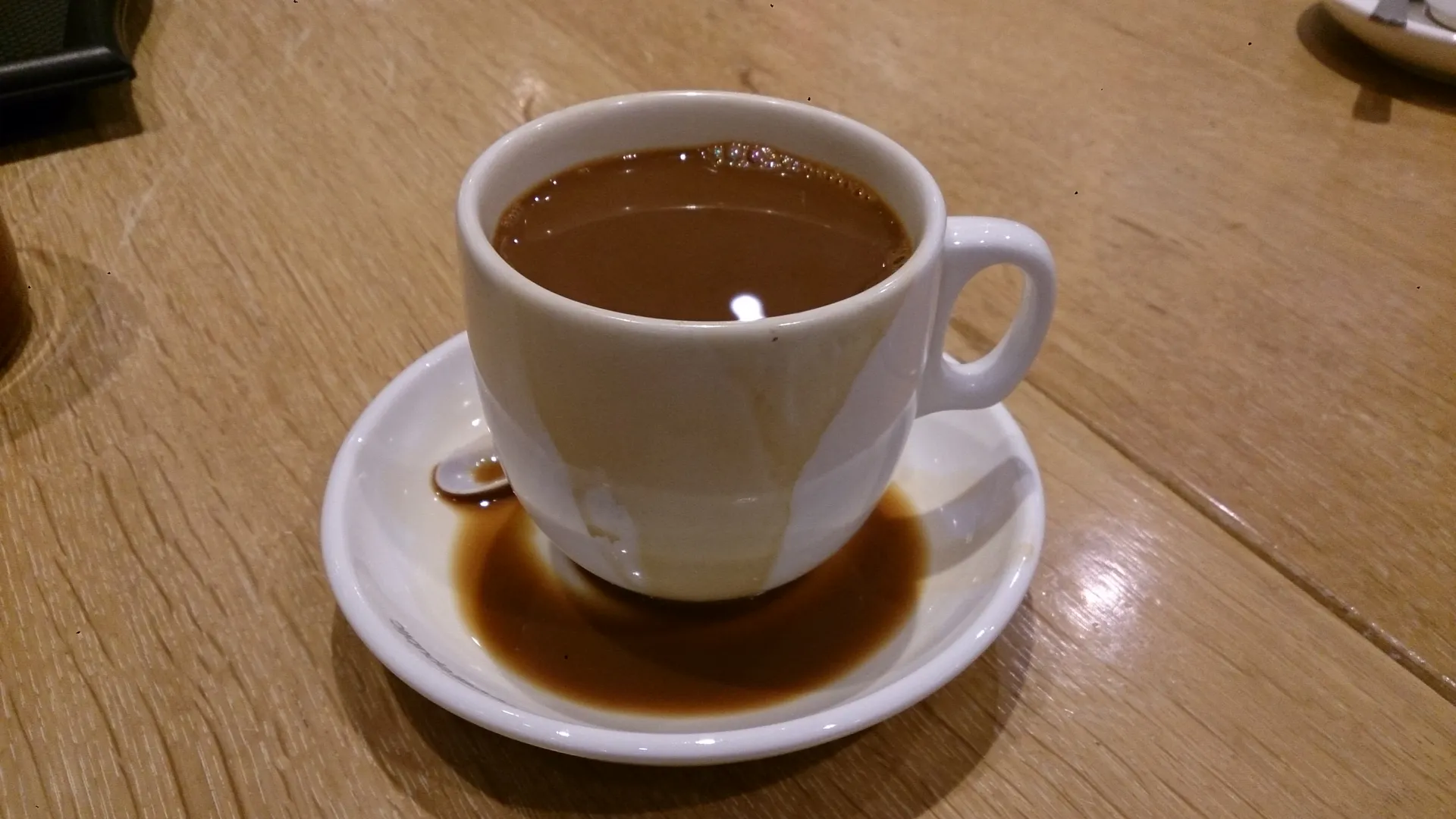 Frisch gemahlener Kaffee für das Büro